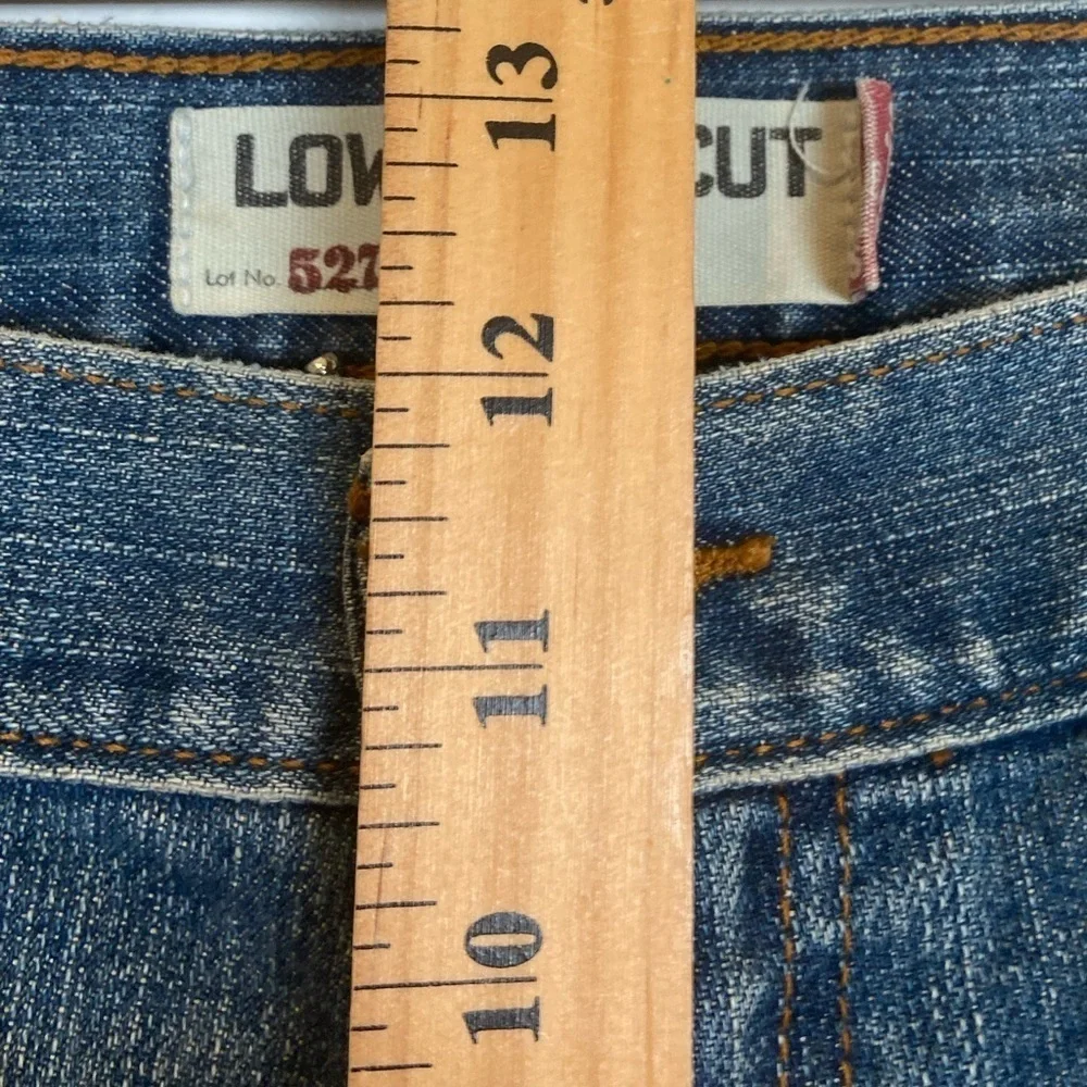 Levi's Men's 527 Low Bootcut Fit Jeans Size 36X34 Mid Wash‎ Cotton Color Blue